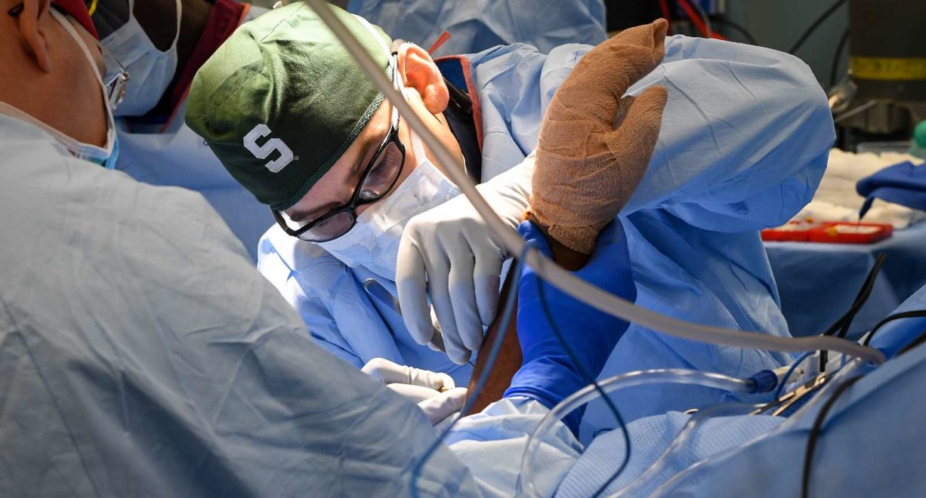 Louisiana Orthopedic Specialists Outline the Effects of Smartphones on our Hands, Fingers, and Elbows