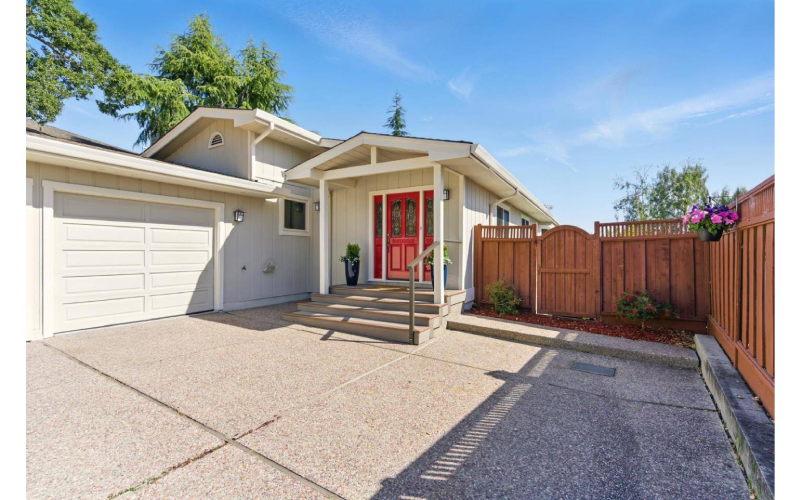 Live Green in Palm Park In Redwood City: Eco-Friendly Homes Surrounded by Nature